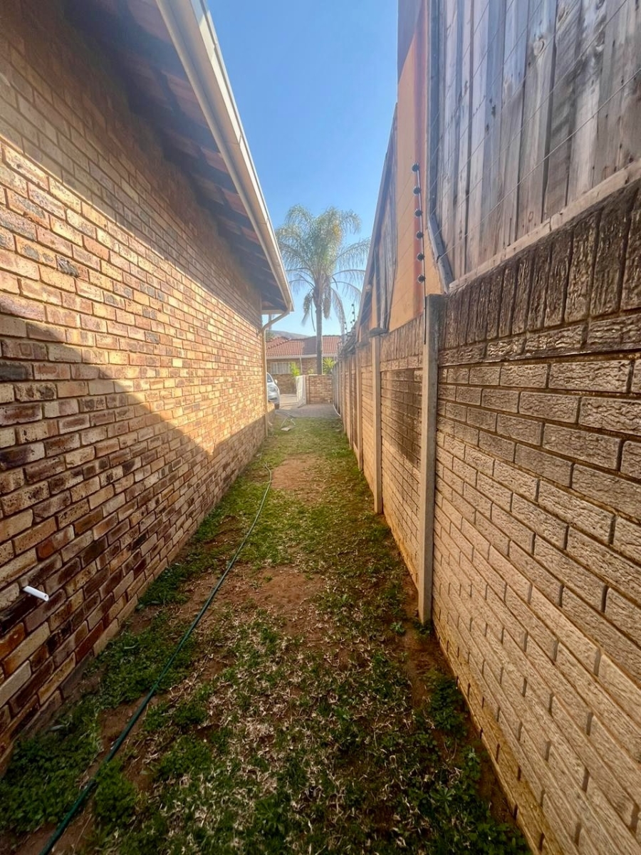 3 Bedroom Property for Sale in Protea Park North West